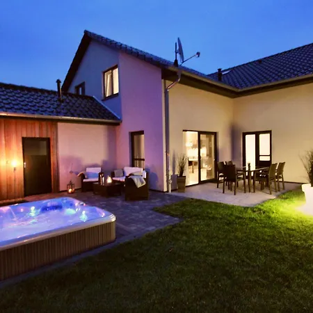 Lounge House